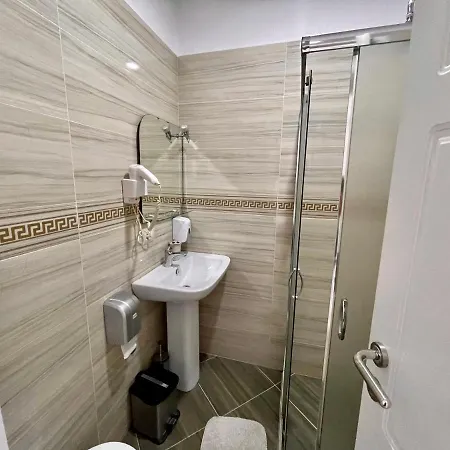 Ada Hotel 3*