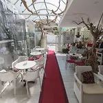 Hotel Ada